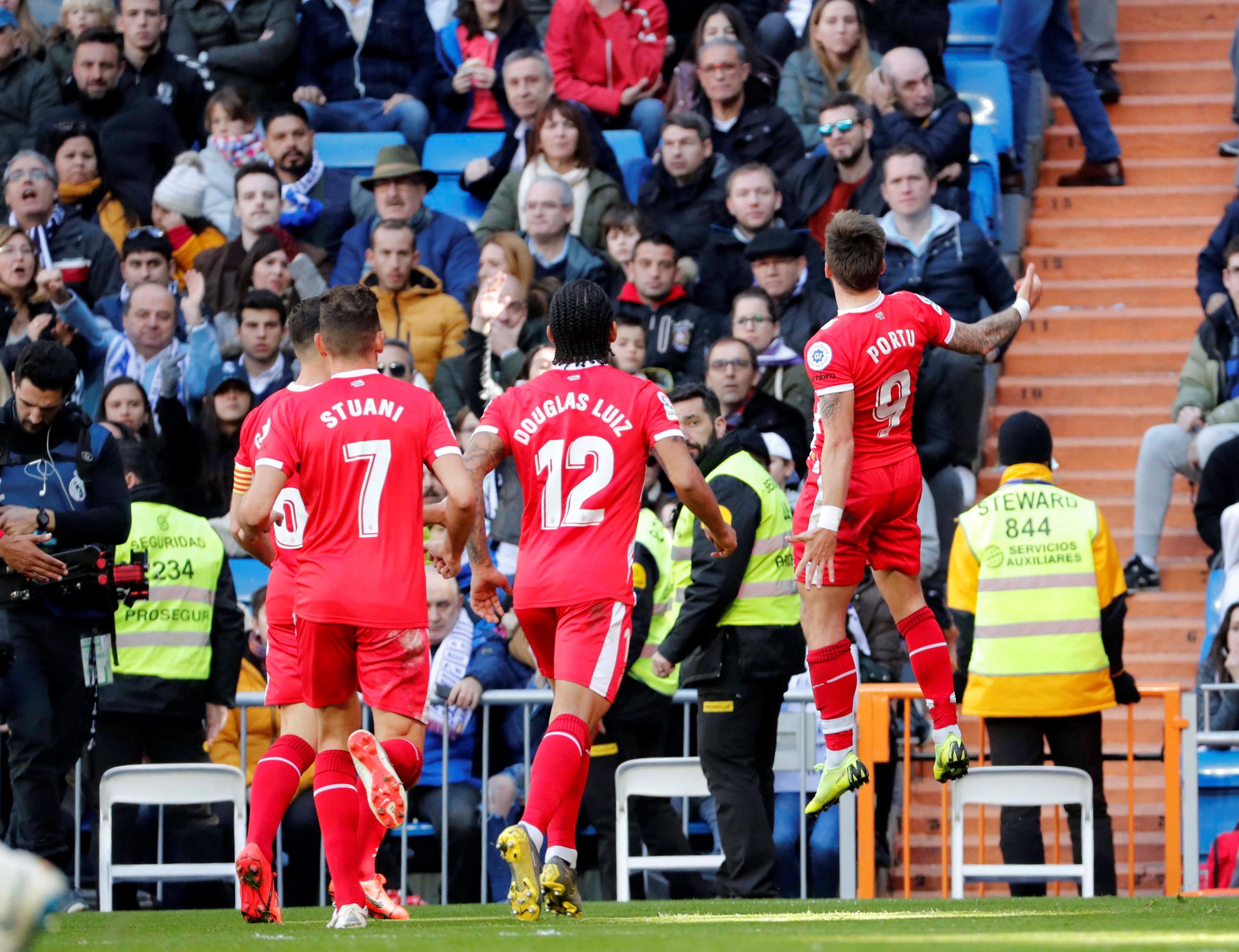 并密切关注 并密切关注